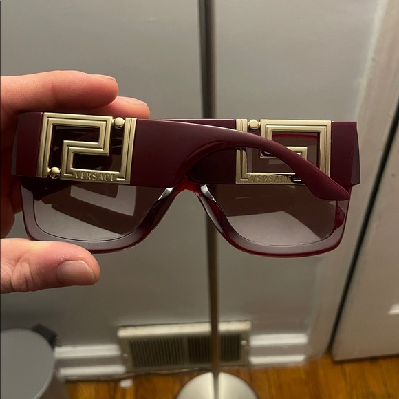 Versace Stylish Burgundy Sunglasses - Picture 3 of 5